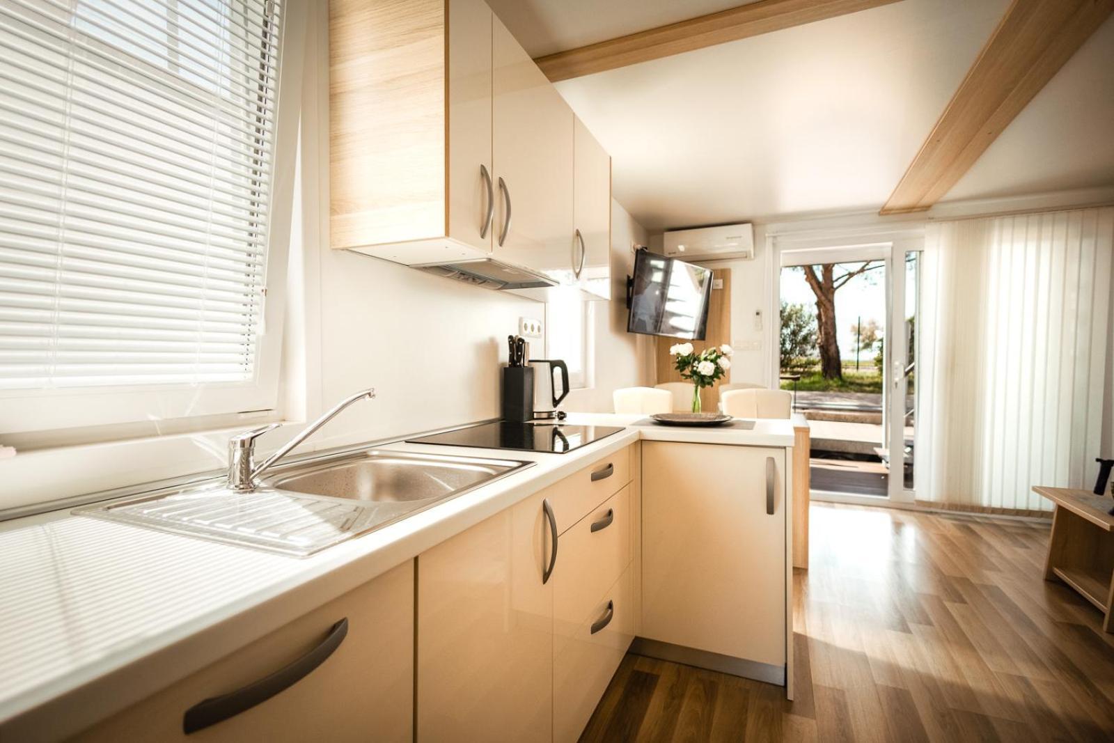 Apartment Floating Sea House Panther Superior