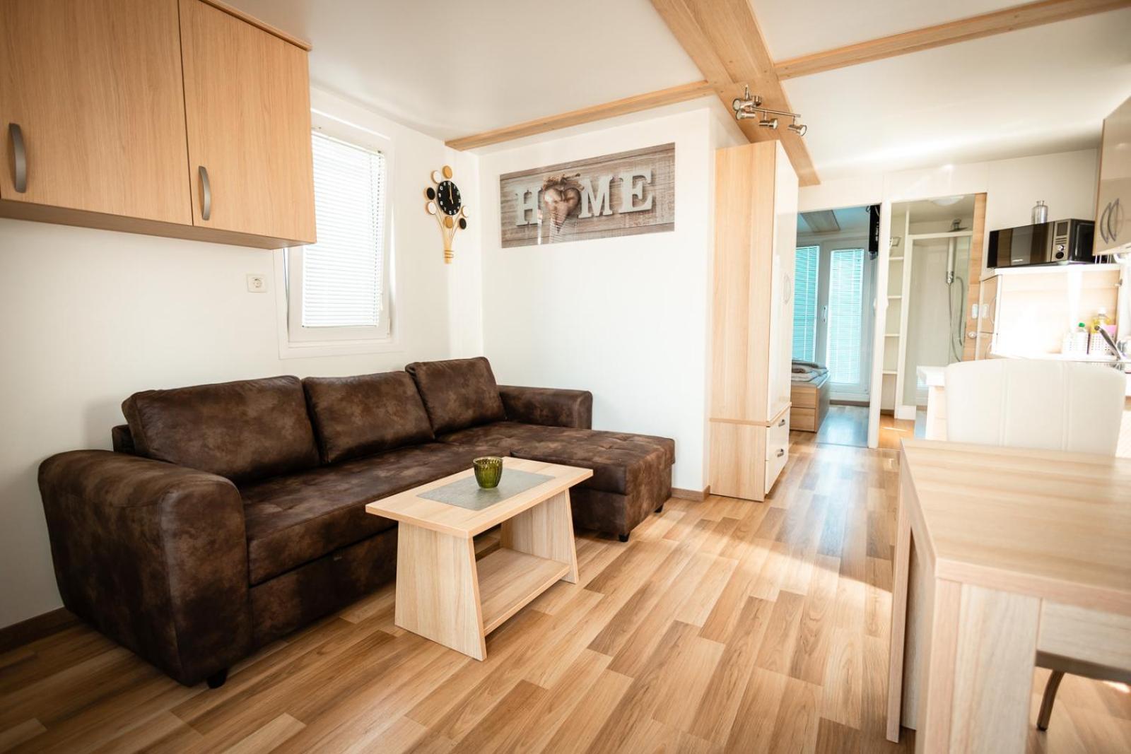 Apartment Floating Sea House Panther Superior *