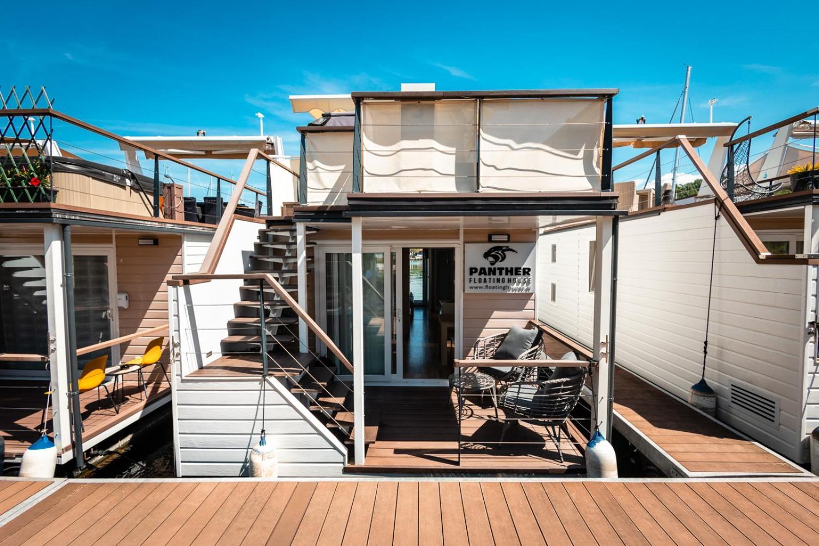 Floating Sea House Panther Superior Apartment Portoroz